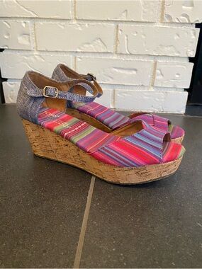 Toms High Heel Shoes Womens Size W7 Rainbow Striped Denim Peep Toe Cork Wedge